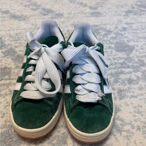 Adidas Campus Pine Green sneakers with white laces